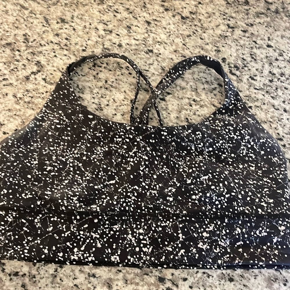 Lululemon sports bra